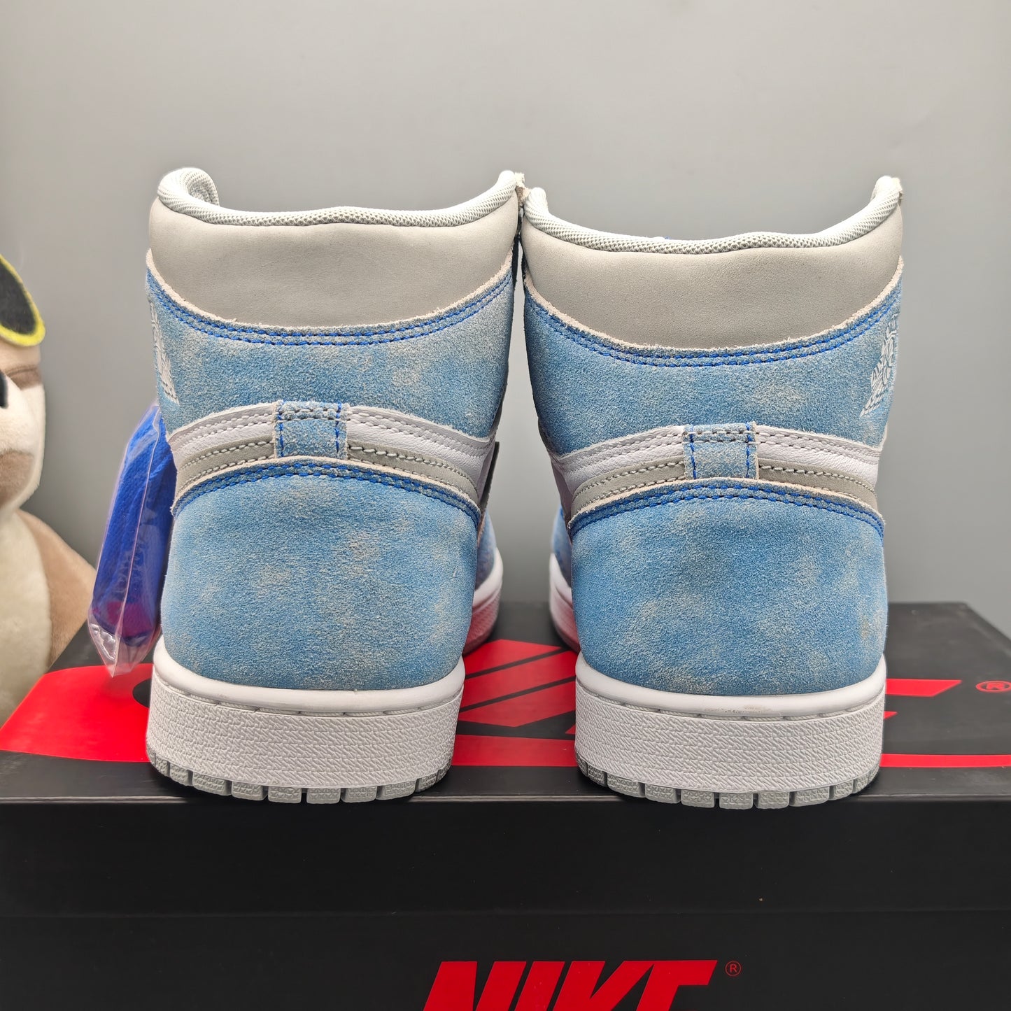 Nike Air Jordan 1 Retro High OG Hyper Royal