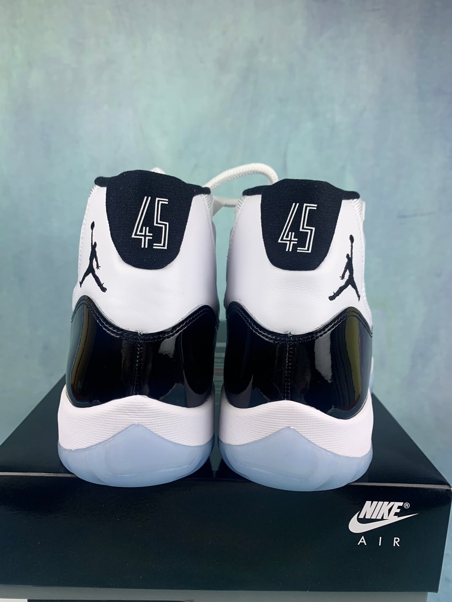 Nike Air Jordan 11 Retro Concord