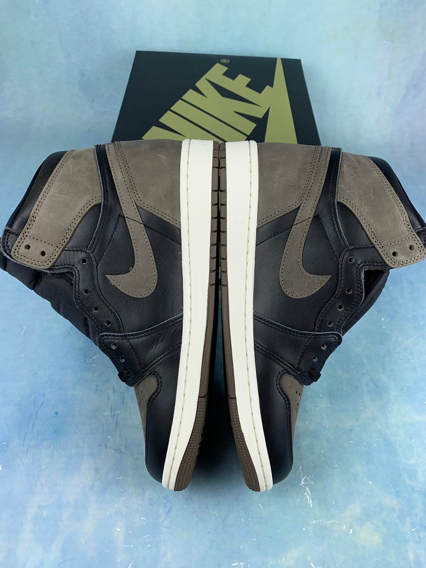 Nike  Air Jordan 1 Retro High Palomino