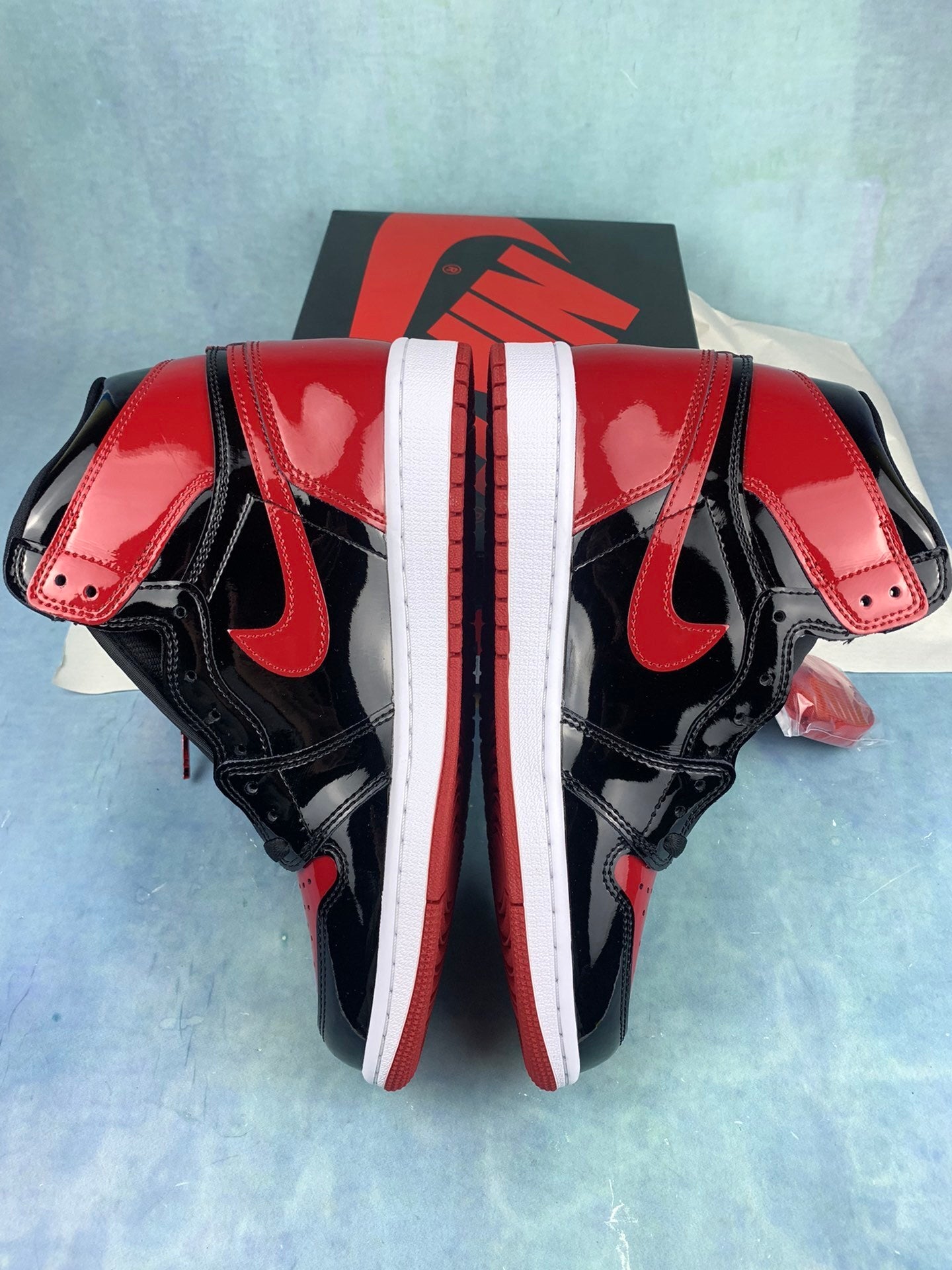 Air Jordan 1 Retro High OG Bred Patent