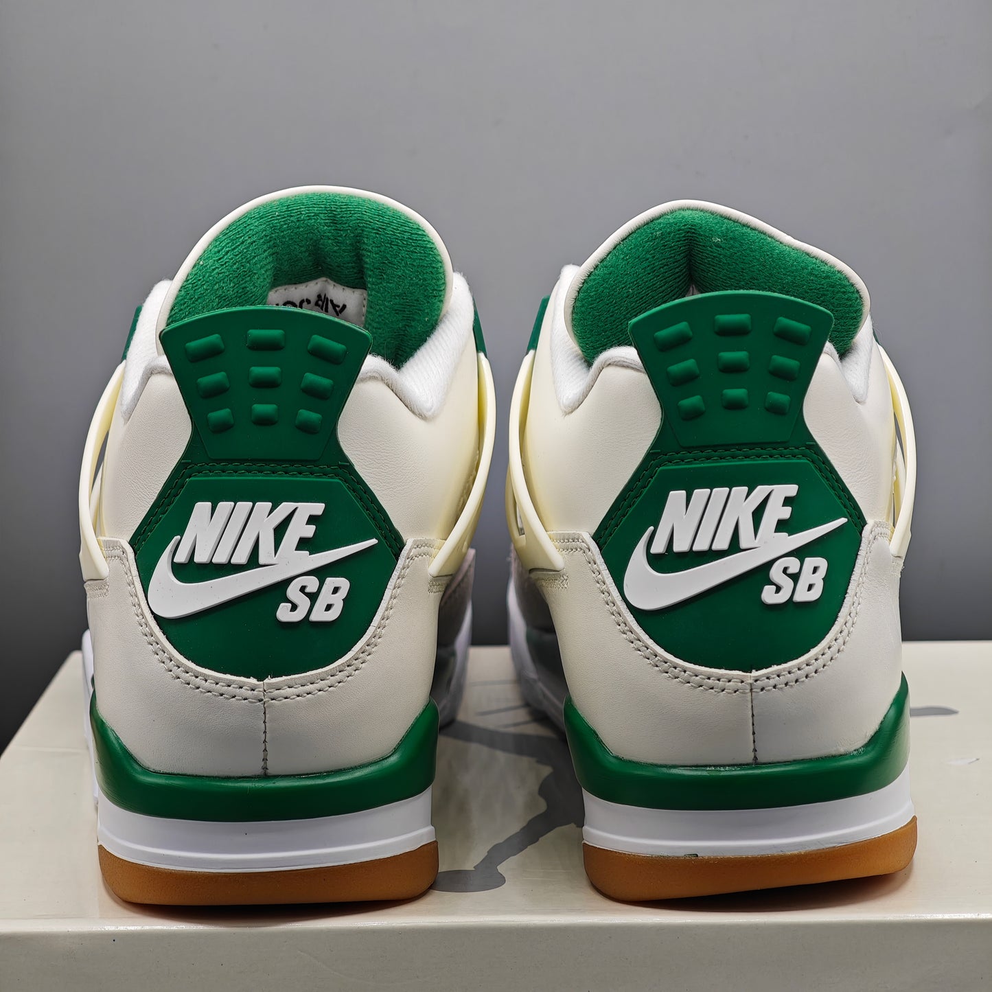 Nike SB x Air Jordan 4 Sb Retro Pine Green