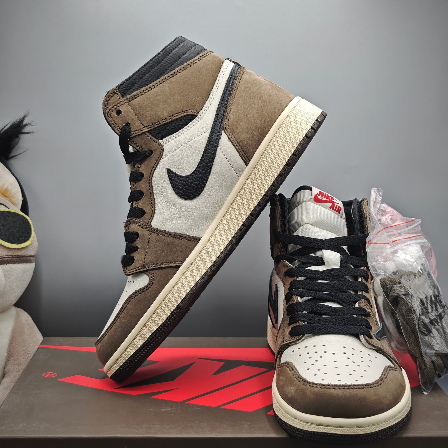 Nike Air Jordan 1 Retro High x Travis Scott Mocha