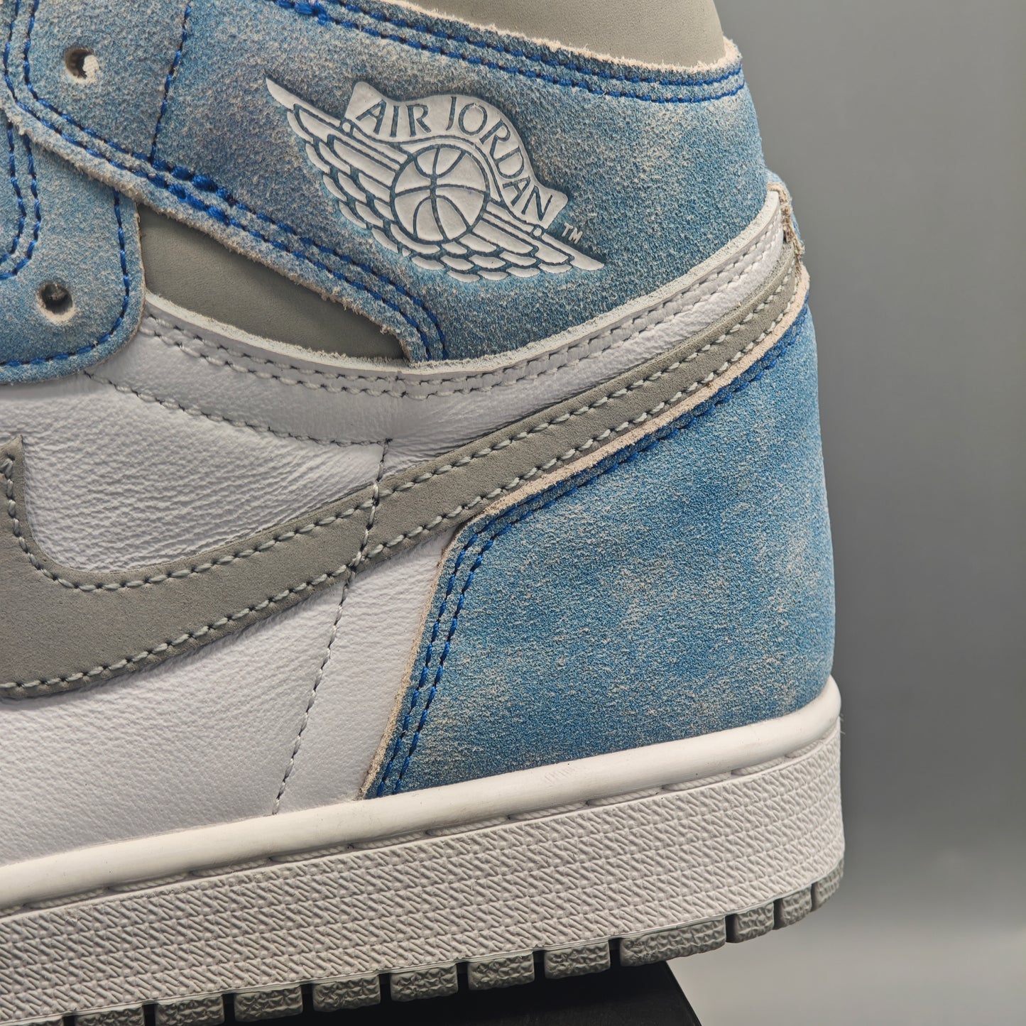 Nike Air Jordan 1 Retro High OG Hyper Royal