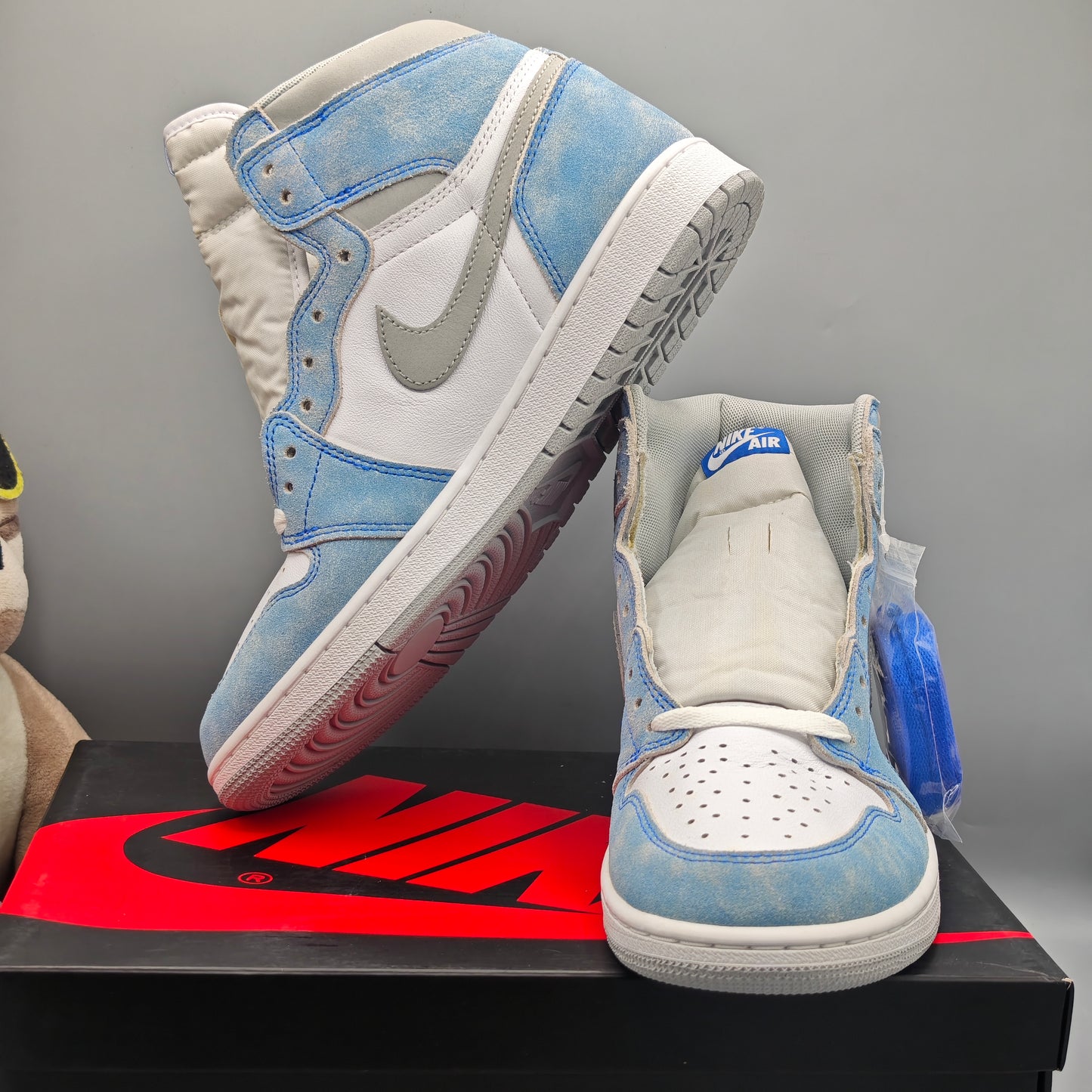 Nike Air Jordan 1 Retro High OG Hyper Royal