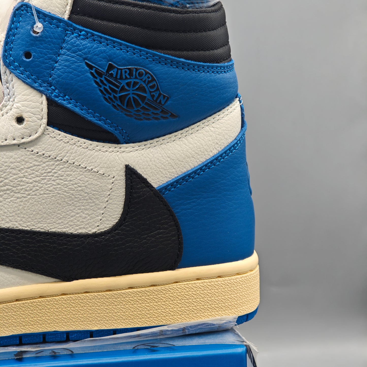 Nike Air Jordan 1 Retro High OG x Fragment Design