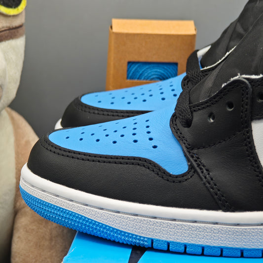Nike Air Jordan 1 Retro High OG UNC Toe