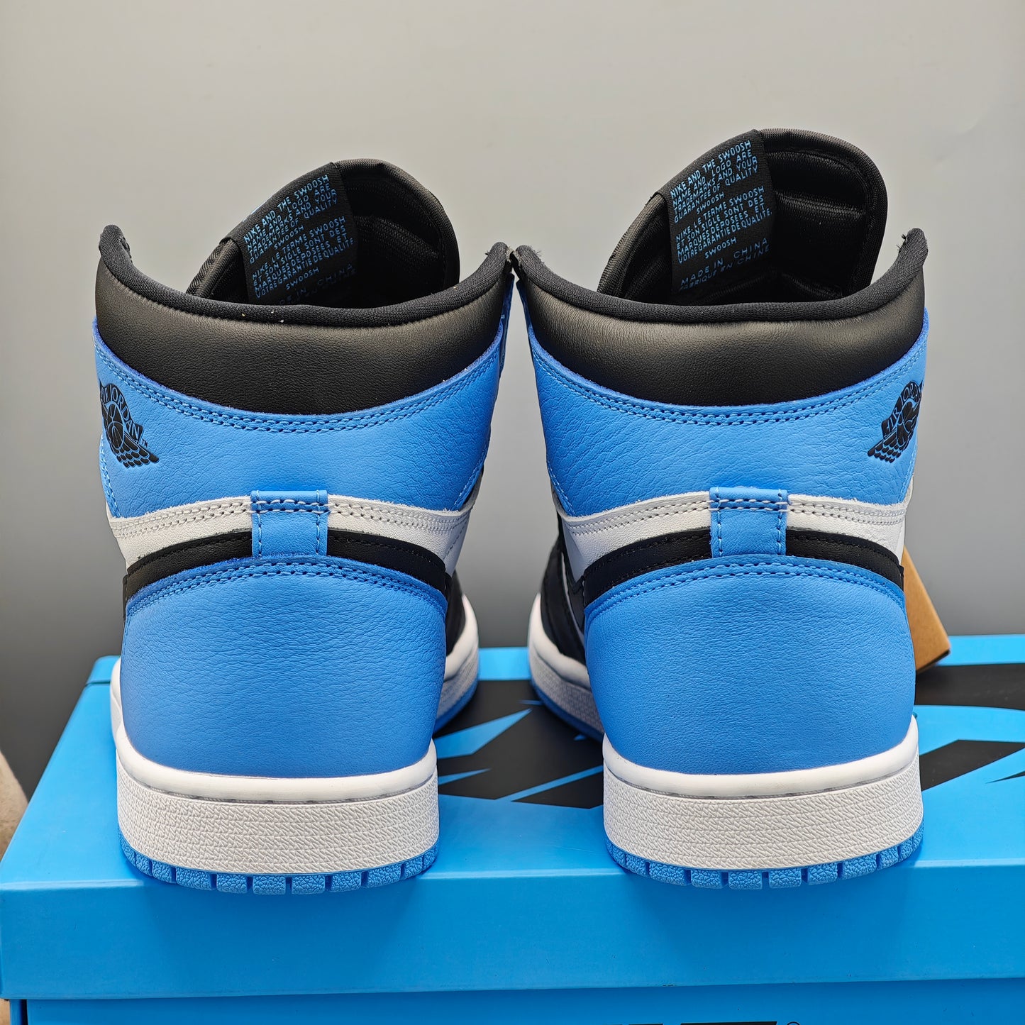 Nike Air Jordan 1 Retro High OG UNC Toe