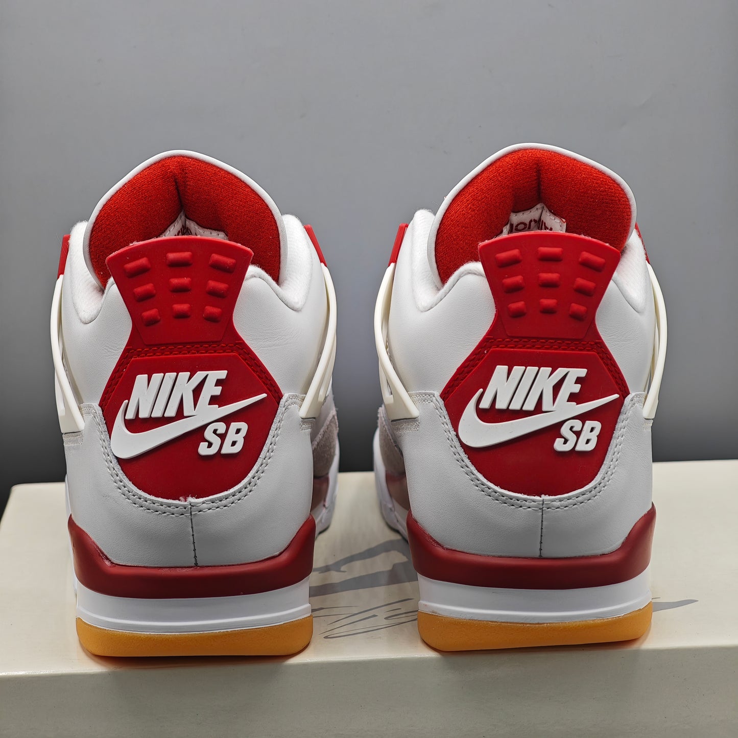 Nike Air Jordan 4 Sb Retro Varsity Red