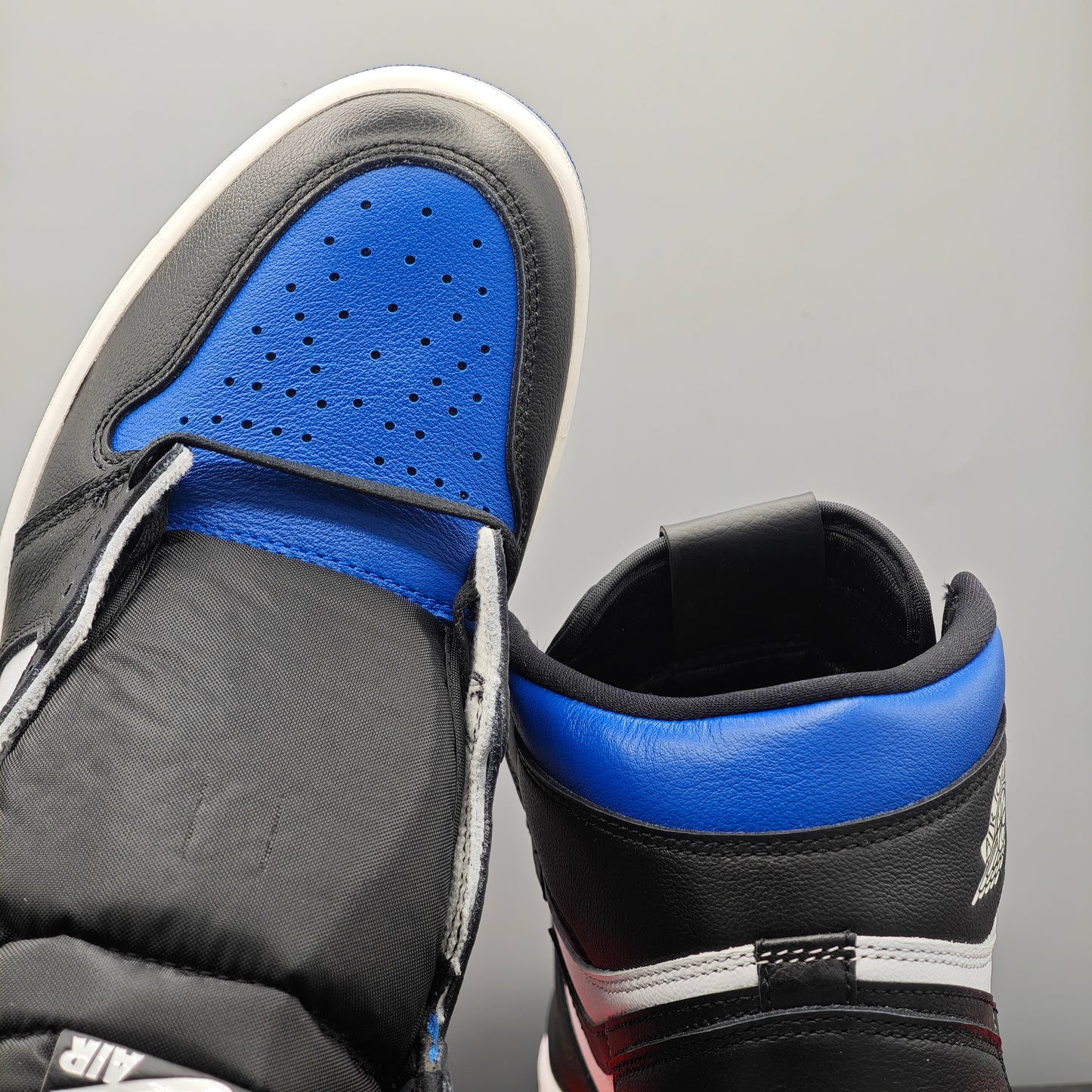 Nike Air Jordan 1 Retro High Royal Toe