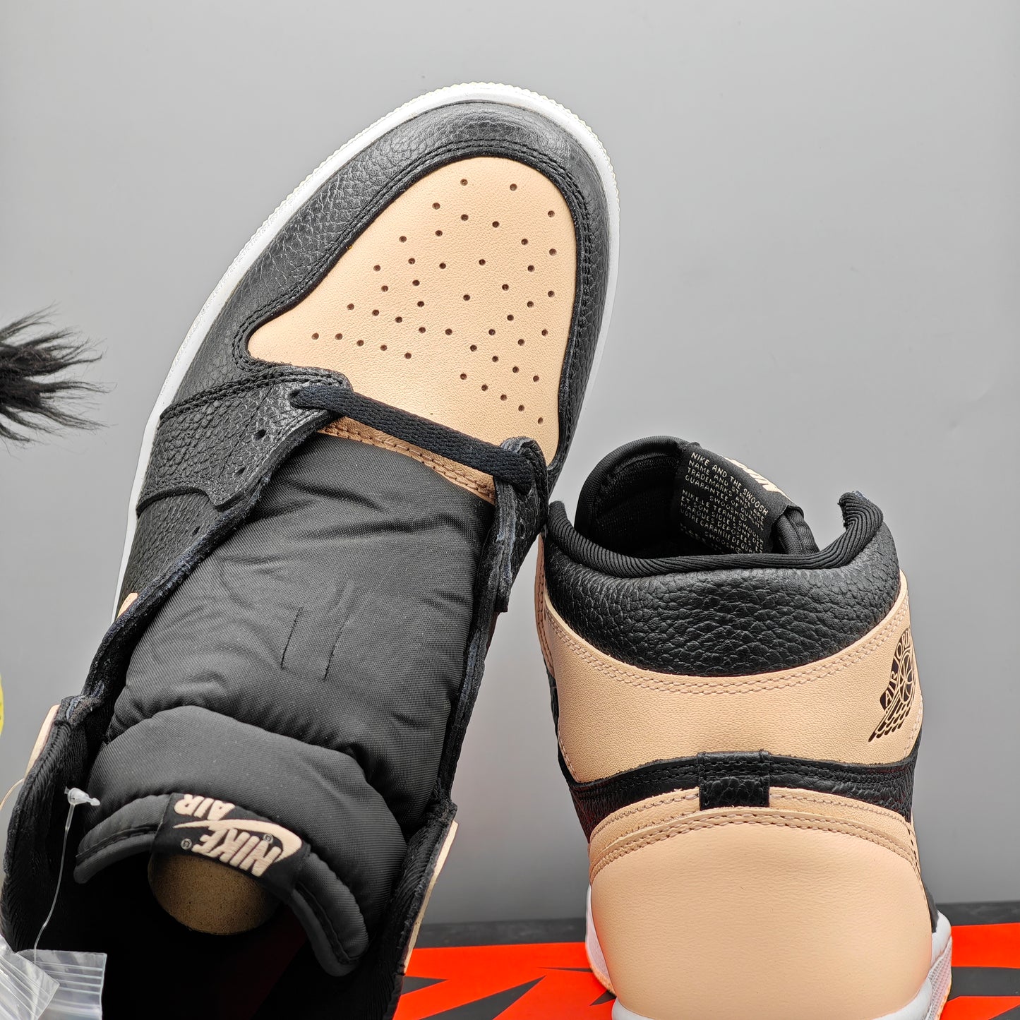 Air Jordan 1 Retro High OG Crimson Tint