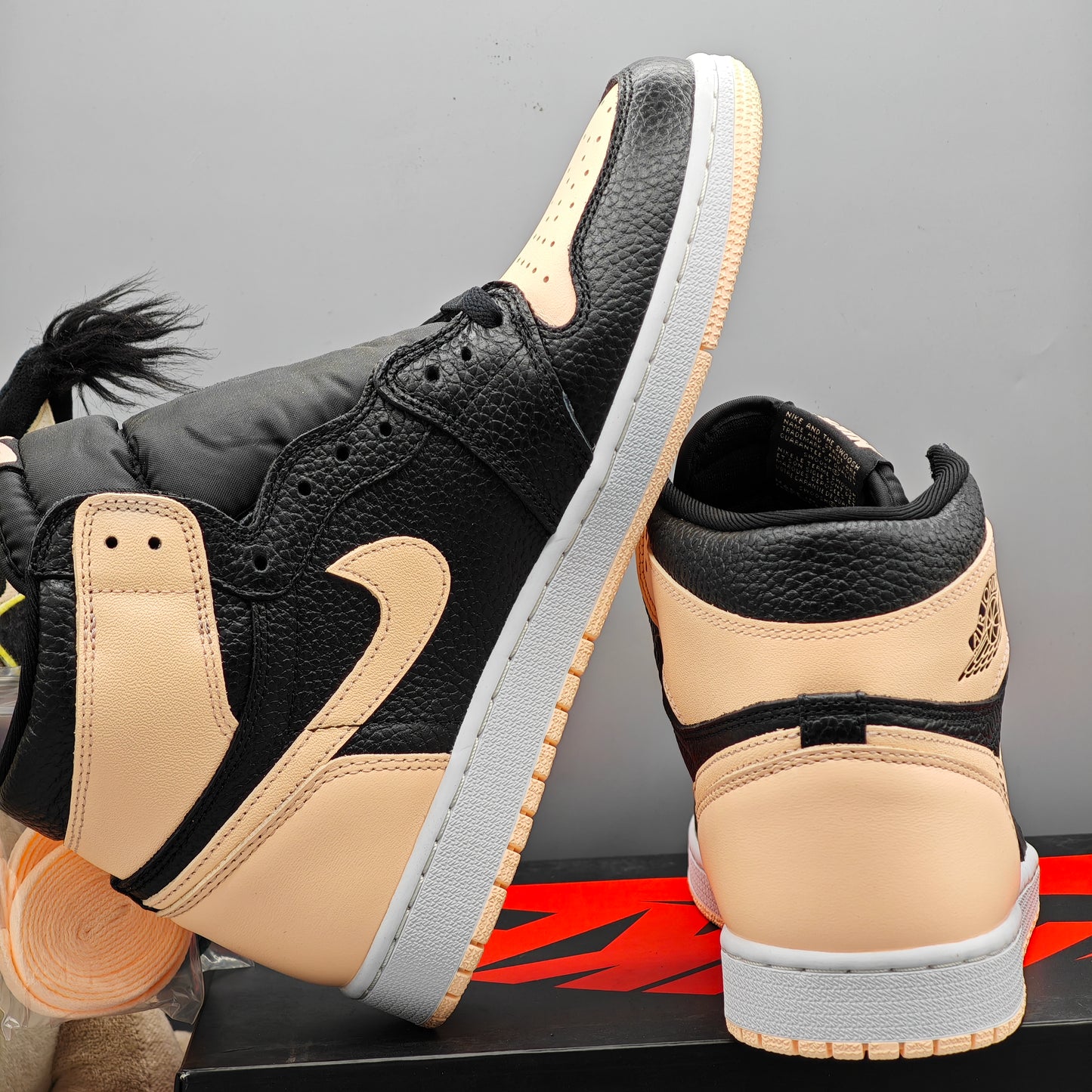 Air Jordan 1 Retro High OG Crimson Tint