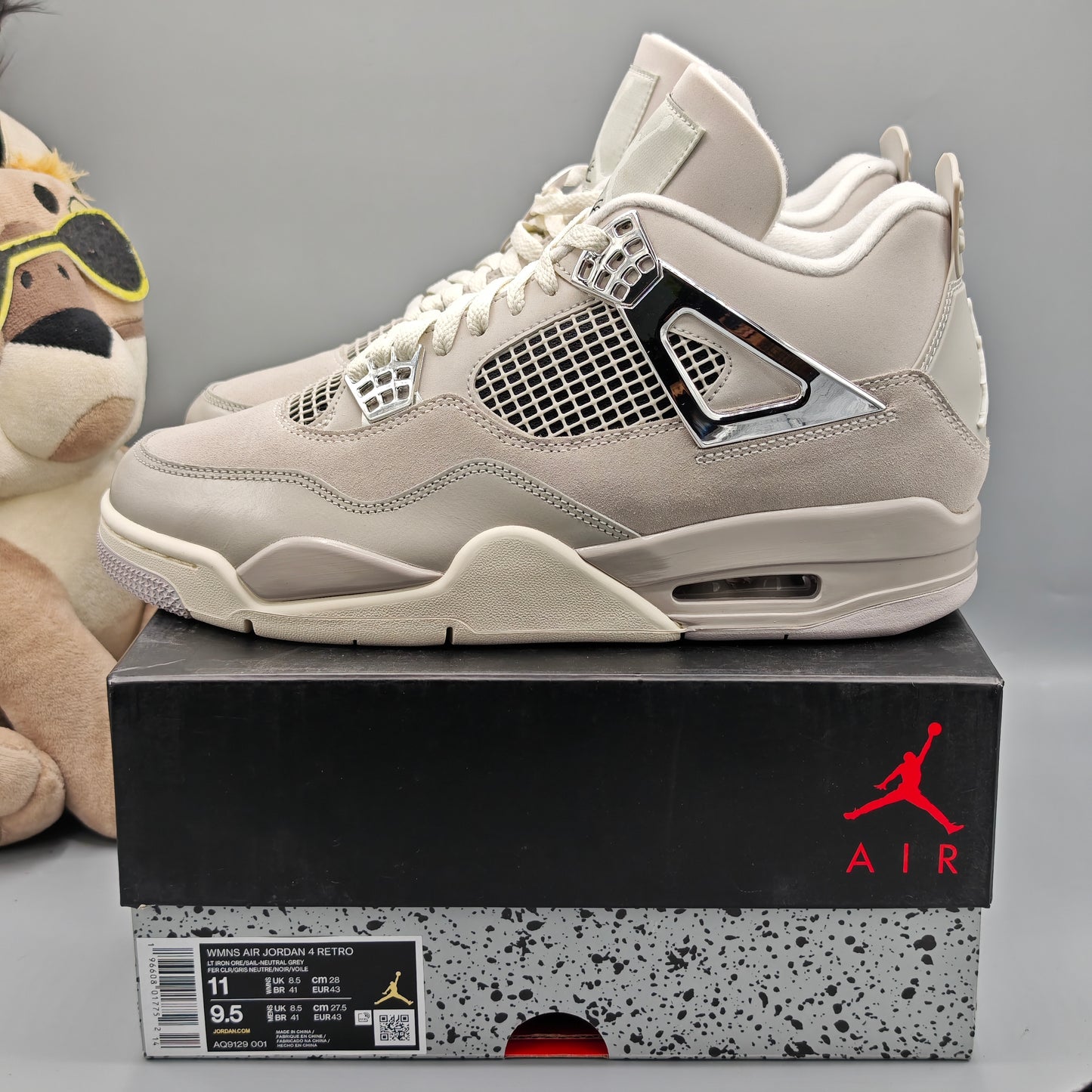 Nike Air Jordan 4 Retro Frozen Moments