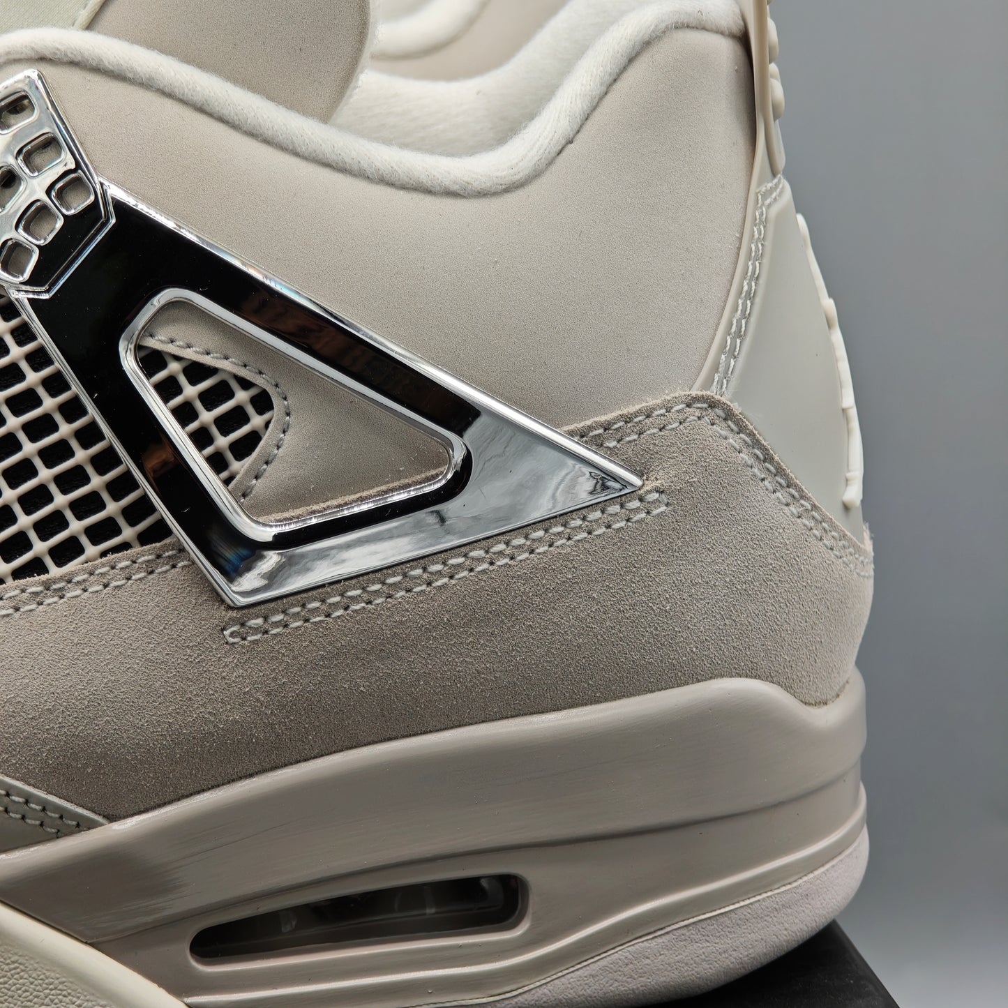 Nike Air Jordan 4 Retro Frozen Moments