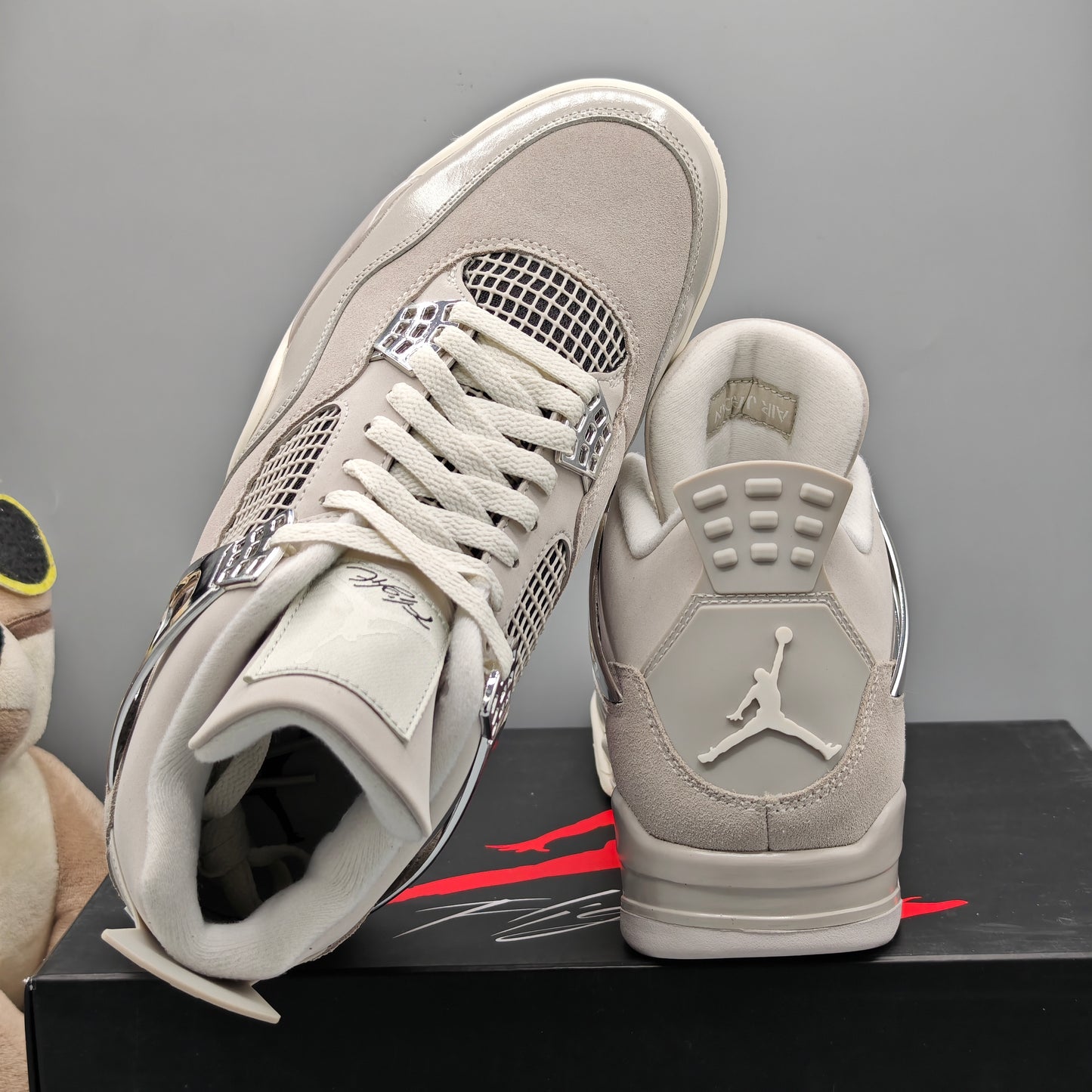 Nike Air Jordan 4 Retro Frozen Moments