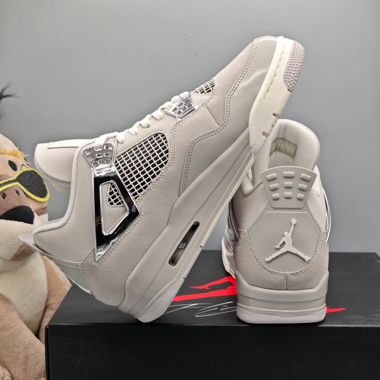 Nike Air Jordan 4 Retro Frozen Moments
