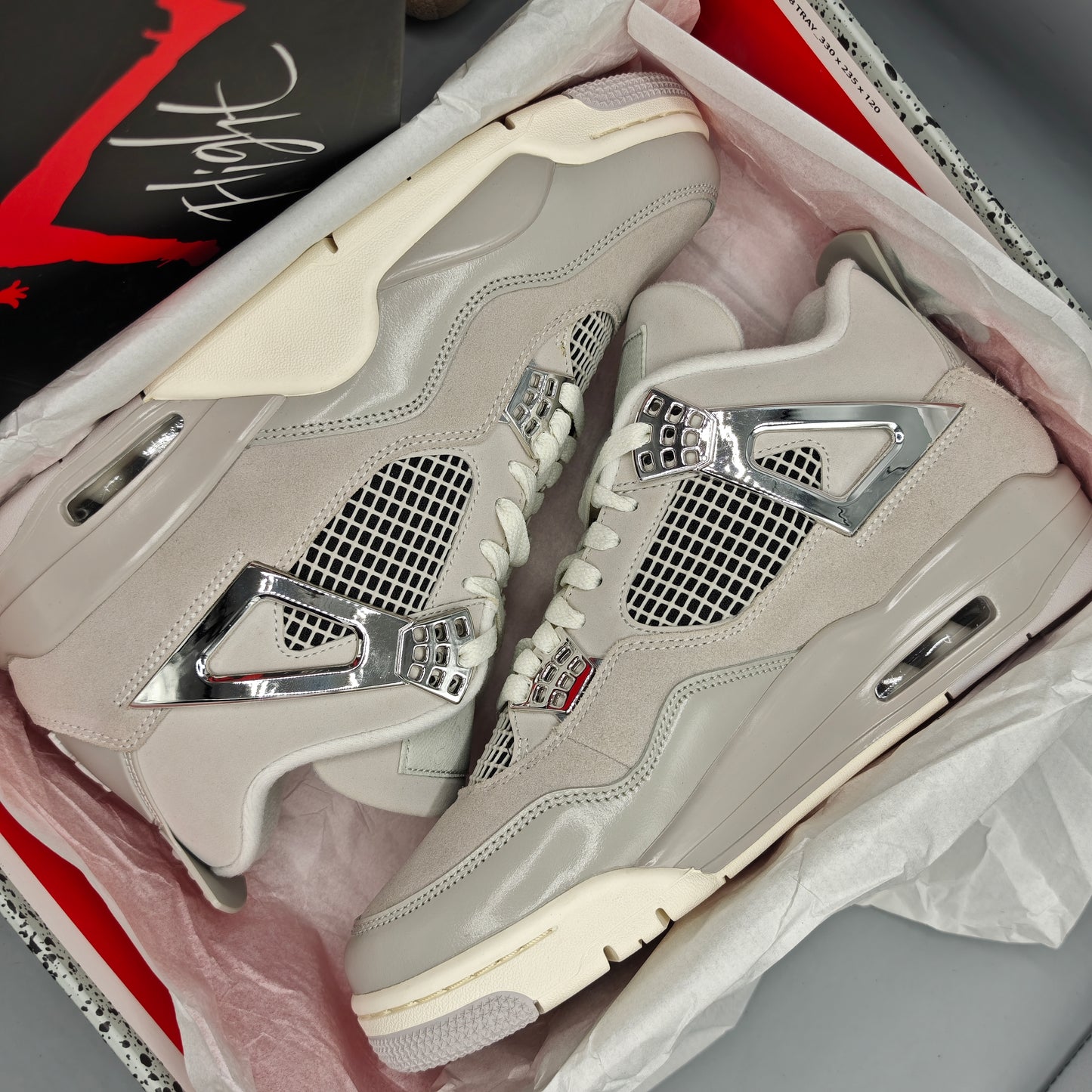 Nike Air Jordan 4 Retro Frozen Moments