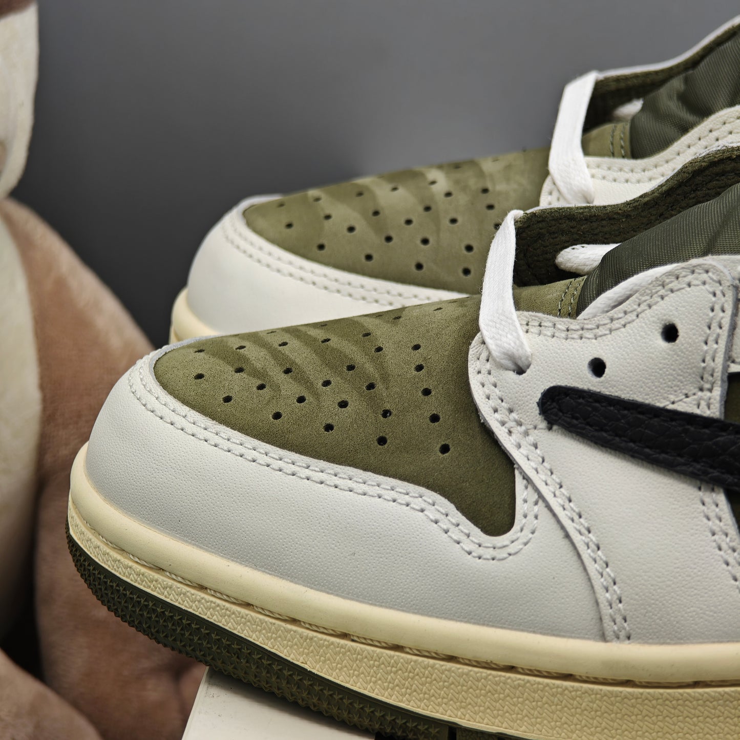 Nike Air Jordan 1 Retro Low OG SP Travis Scott Medium Olive