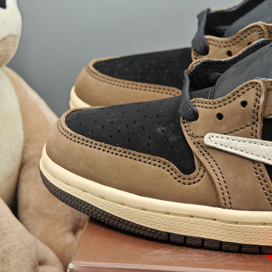 Air Jordan 1 Retro Low OG SP Travis Scott Dark Mocha