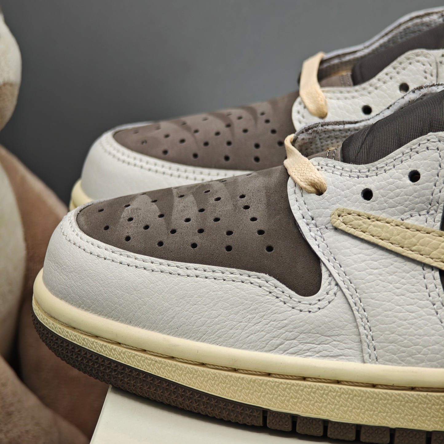 Nike  Air Jordan 1 Retro Low OG SP Travis Scott Reverse Mocha
