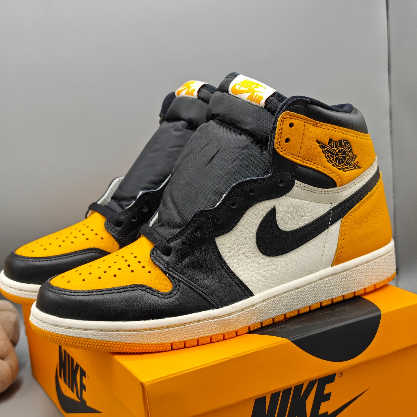 Nike Air Jordan 1 High Taxi