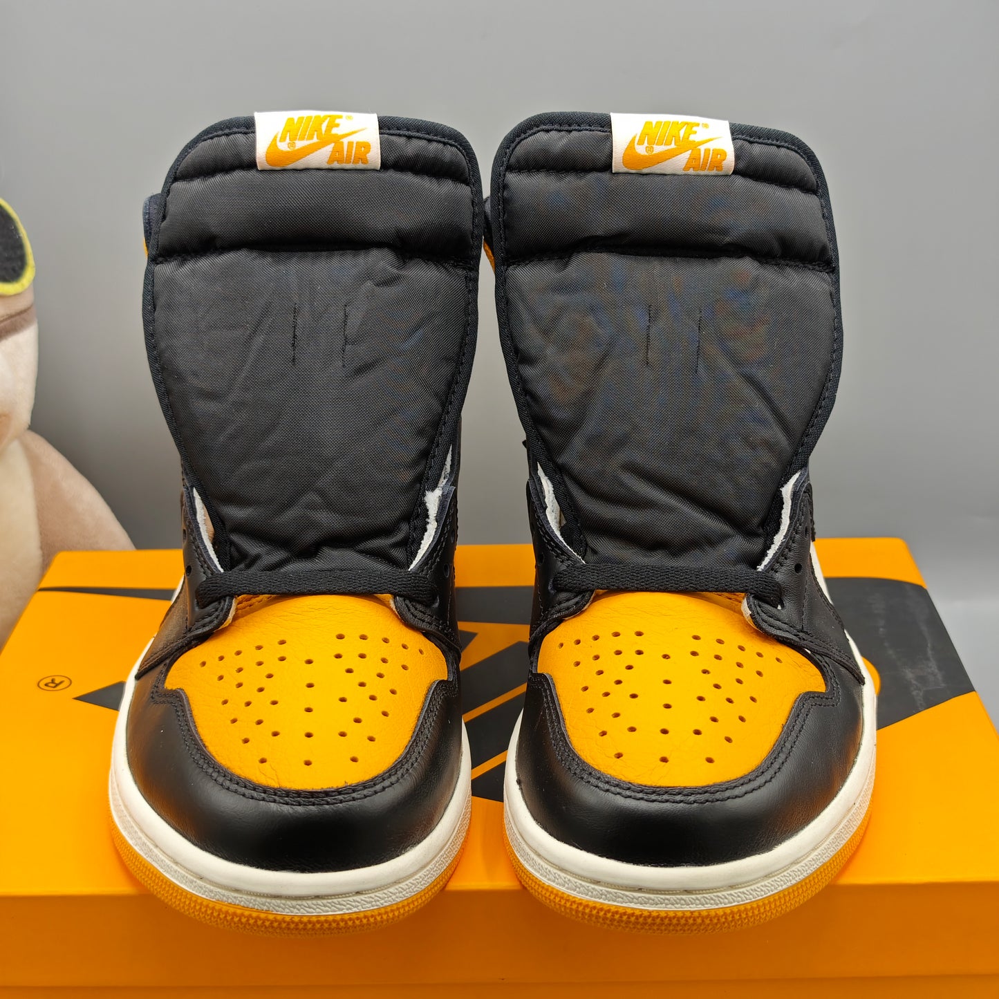 Nike Air Jordan 1 High Taxi