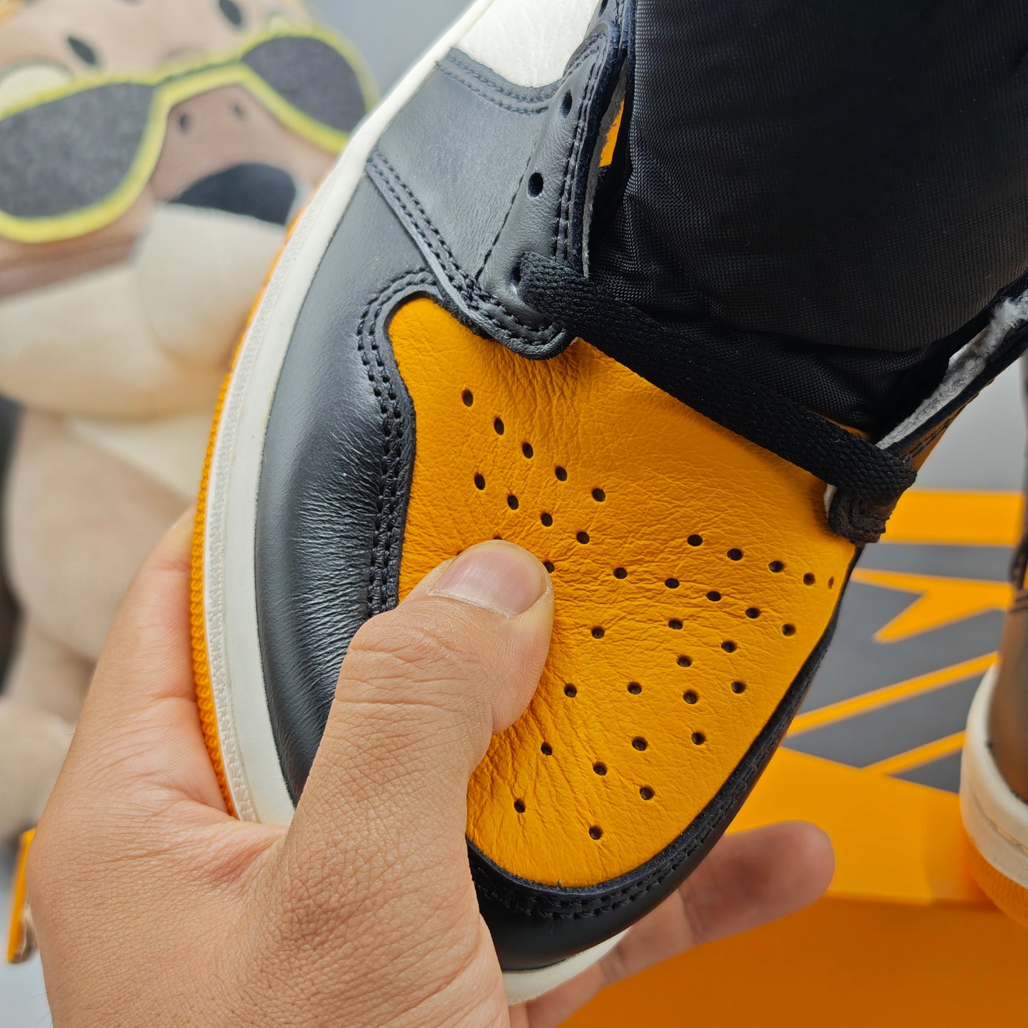 Nike Air Jordan 1 High Taxi