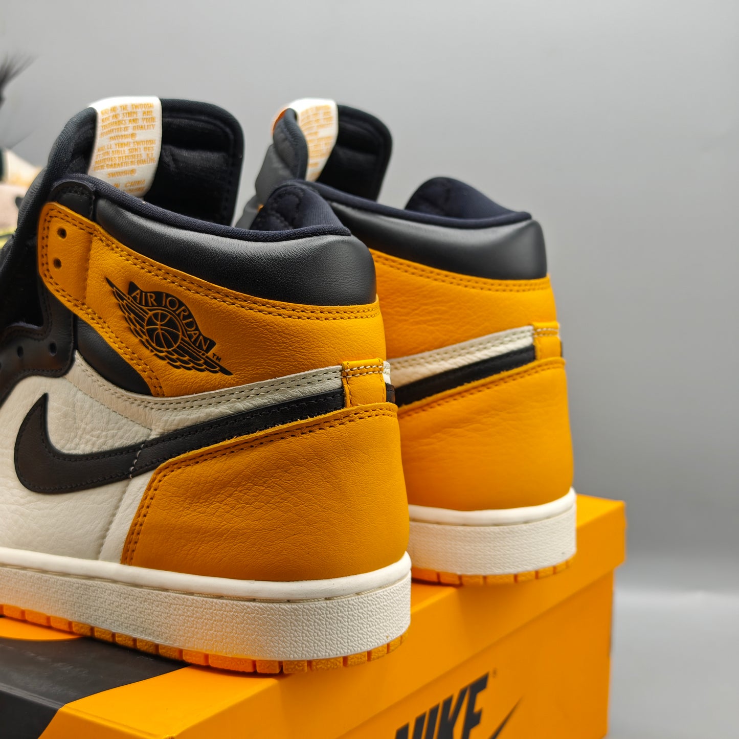 Nike Air Jordan 1 High Taxi