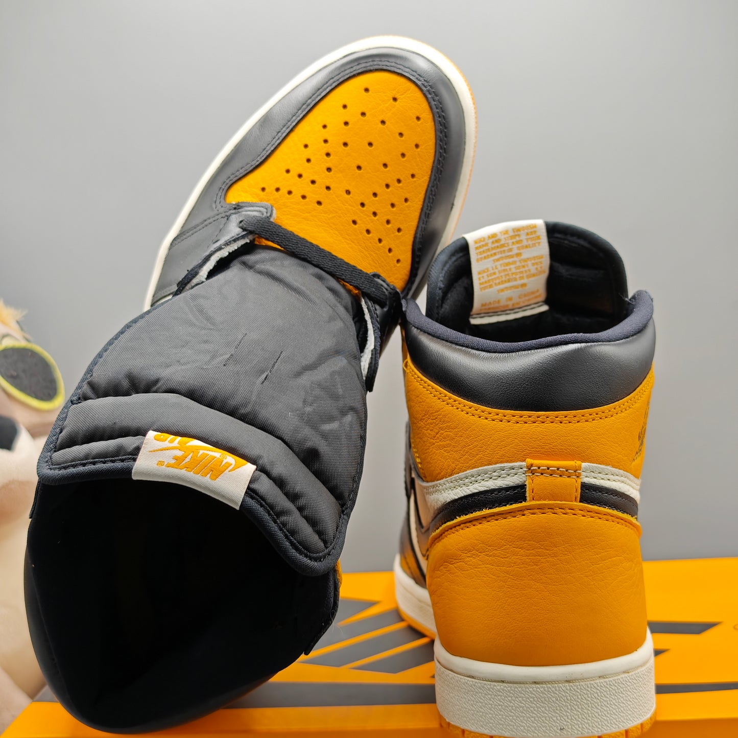Nike Air Jordan 1 High Taxi