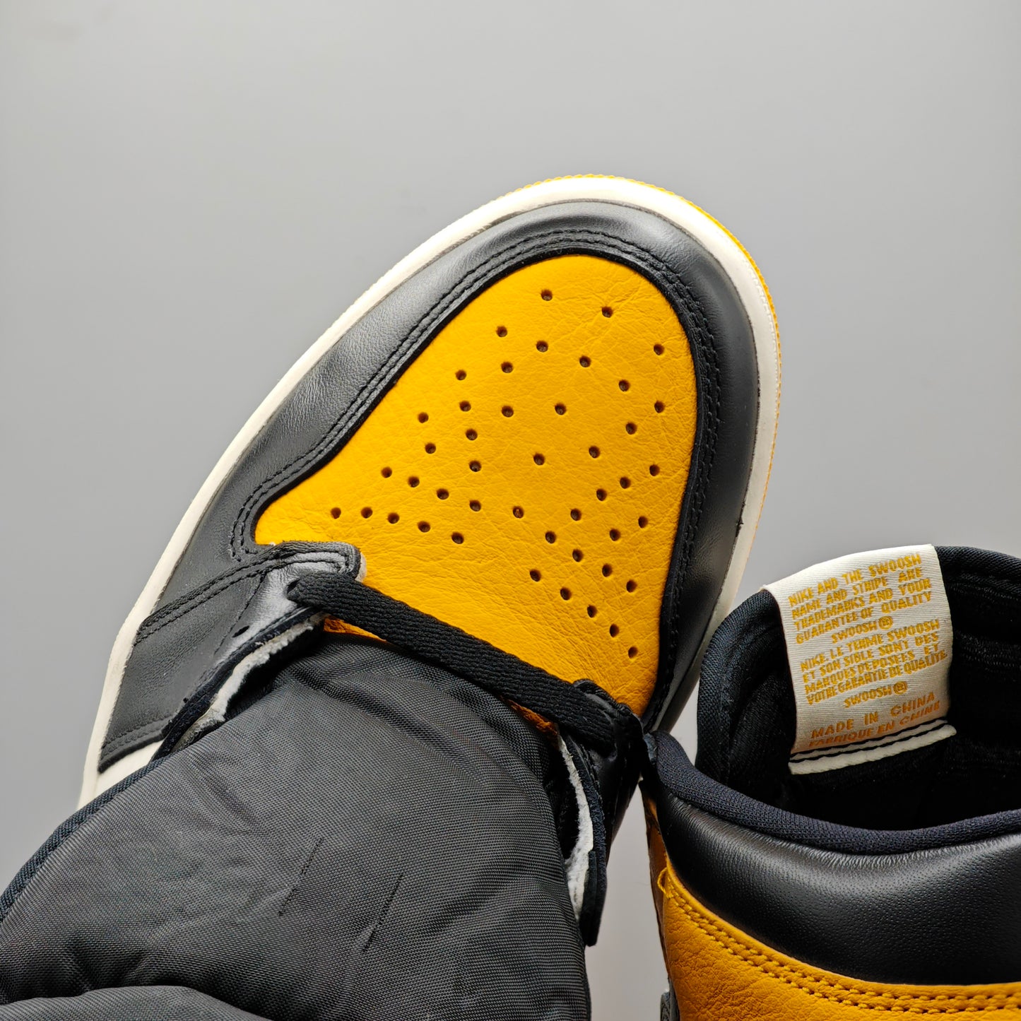 Nike Air Jordan 1 High Taxi