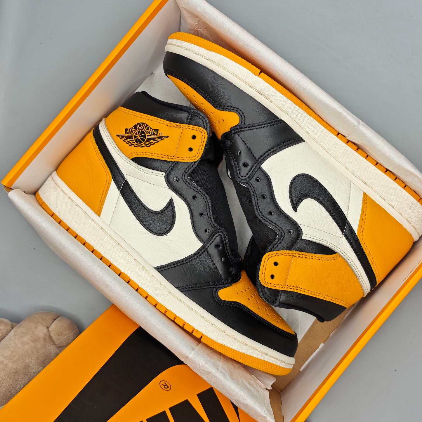 Nike Air Jordan 1 High Taxi