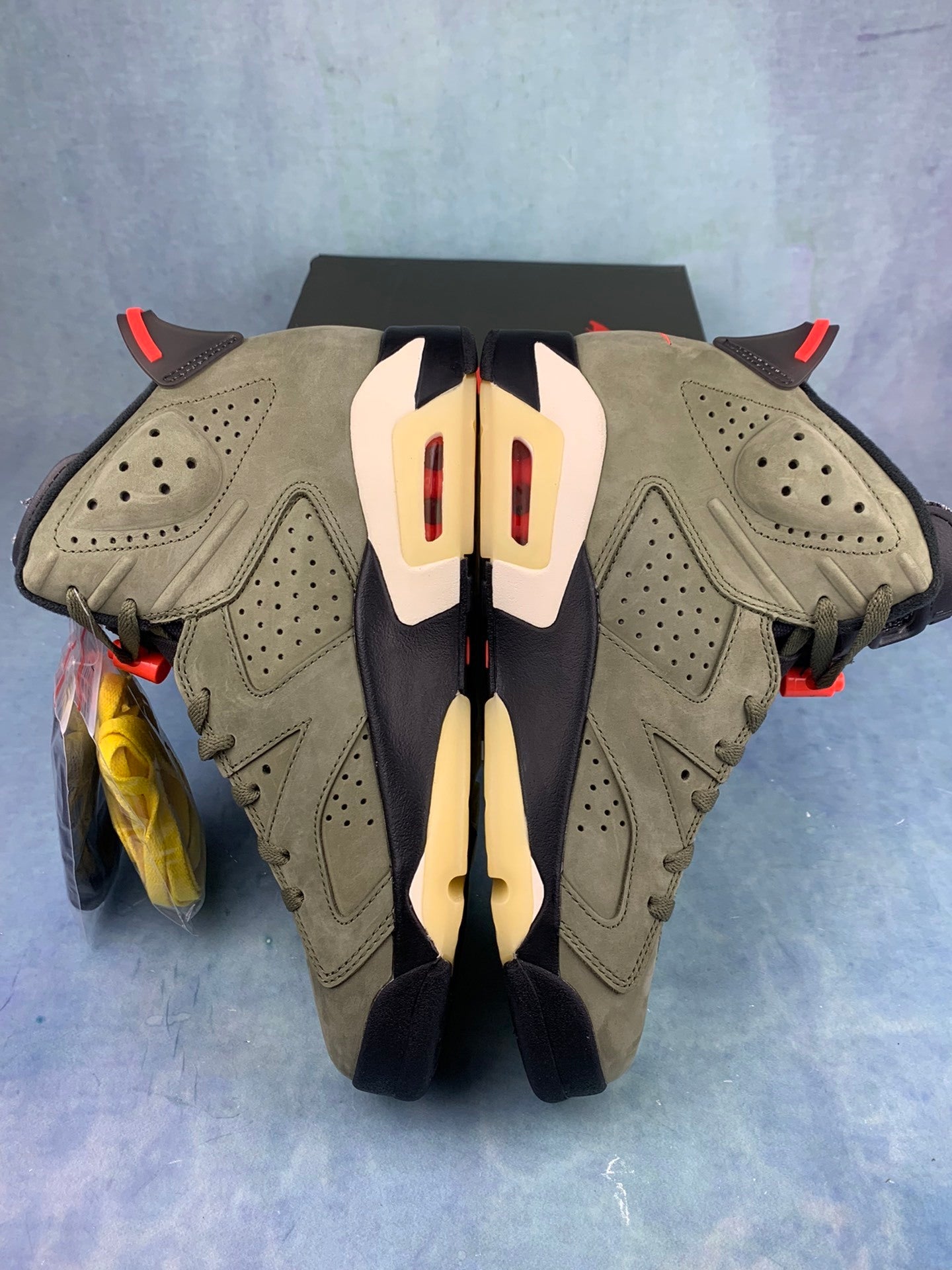Nike Air Jordan 6 Retro x Travis Scott Medium Olive