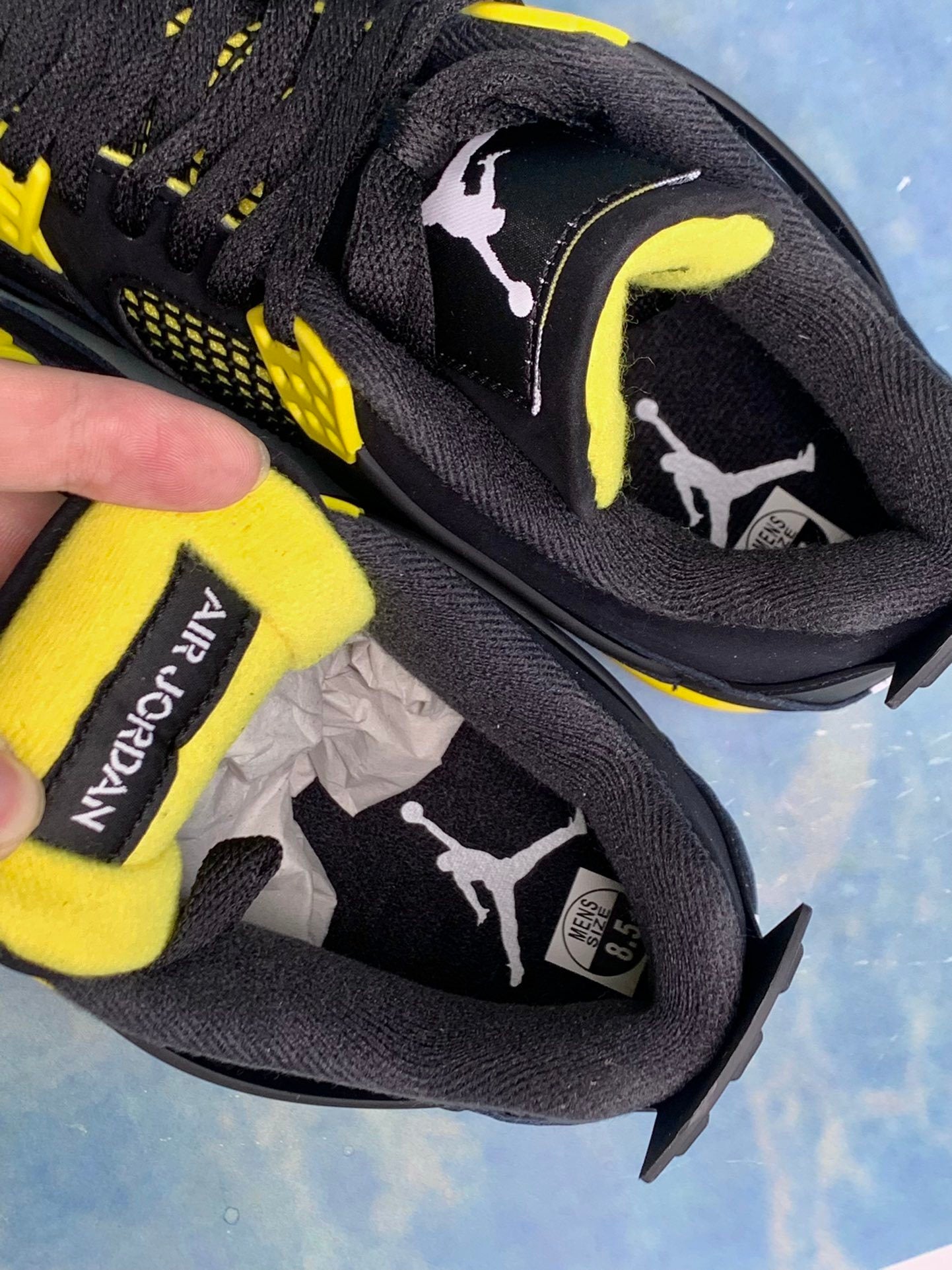 Air Jordan 4 Retro Thunder