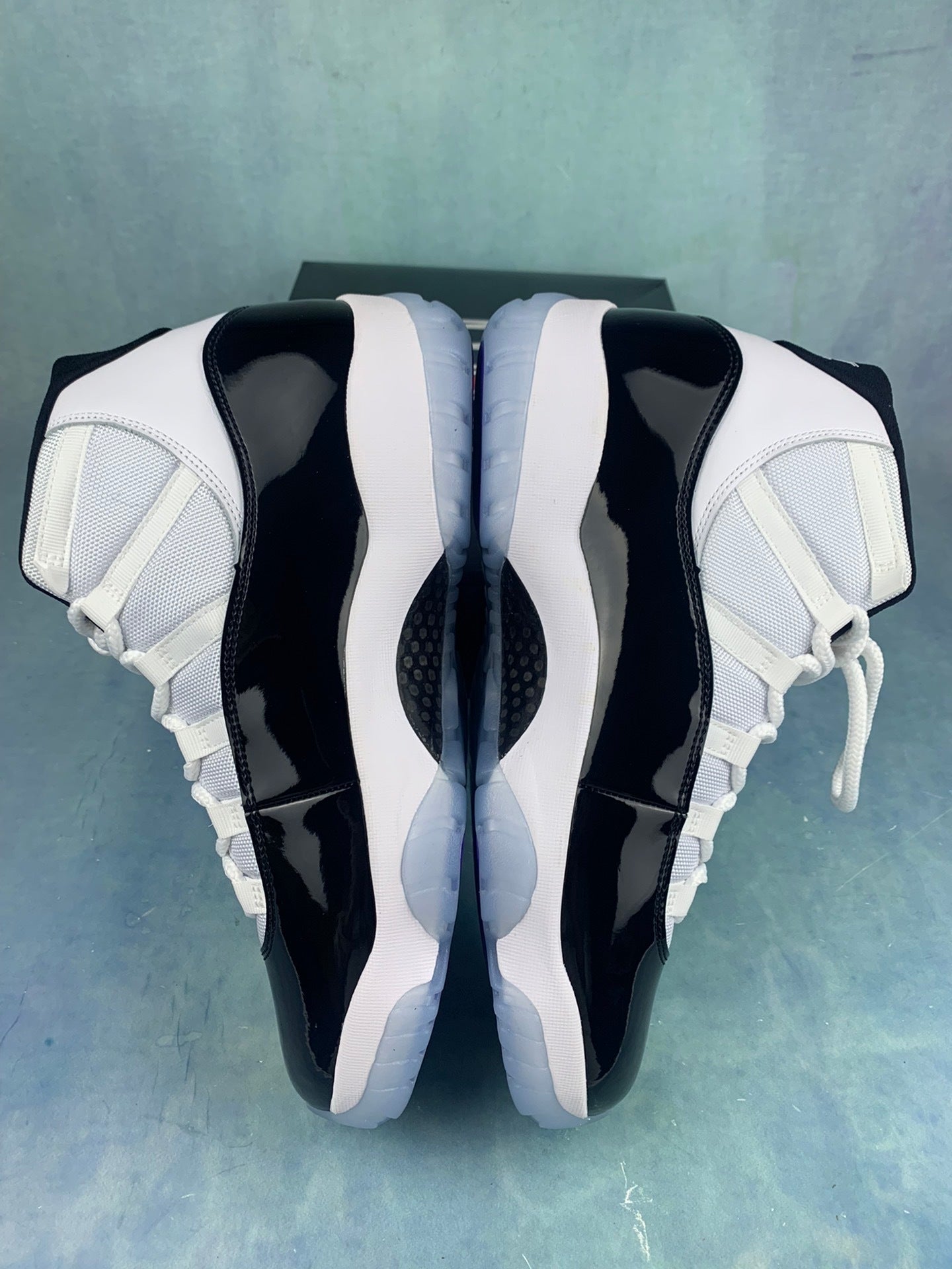 Nike Air Jordan 11 Retro Concord