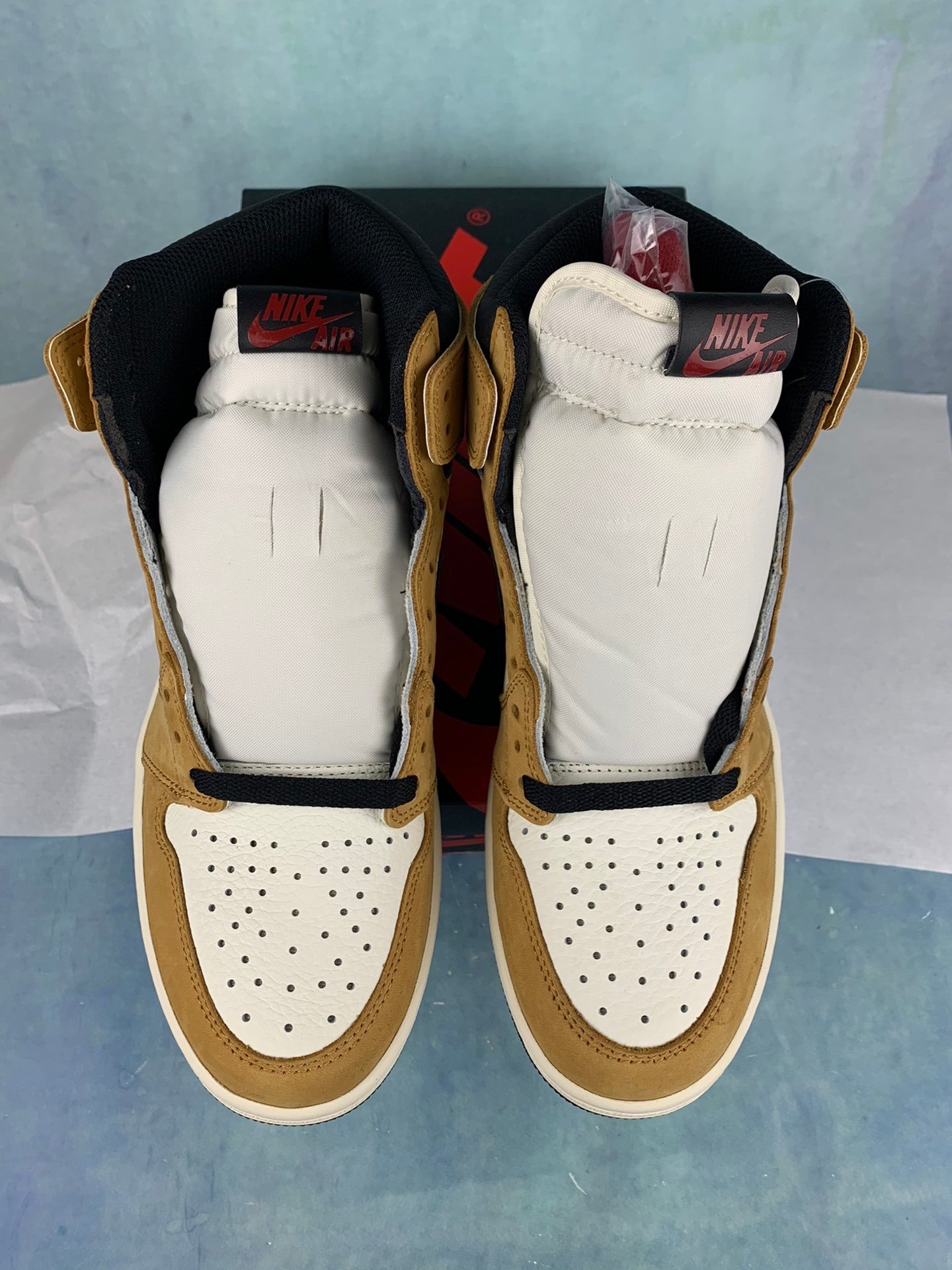 Air Jordan 1 Retro High OG Rookie of the Year